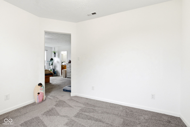 Listing Image 40