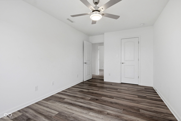 Listing Image 53