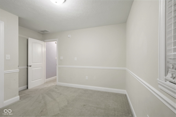 Listing Image 28