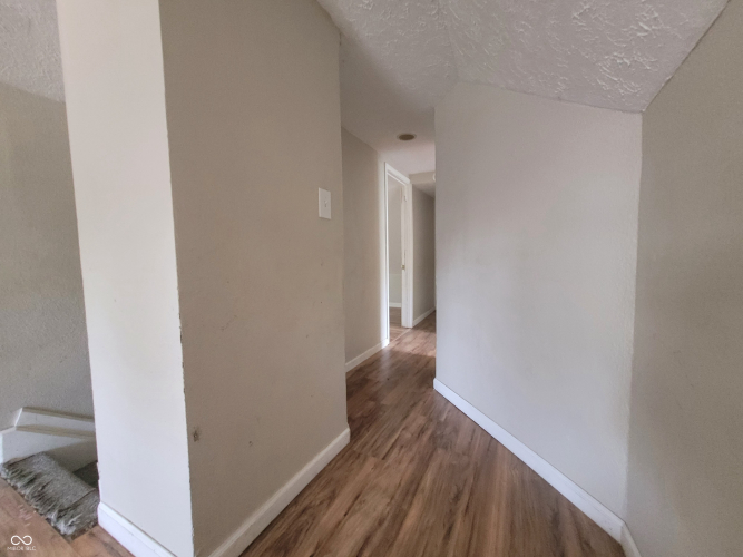 Listing Image 27