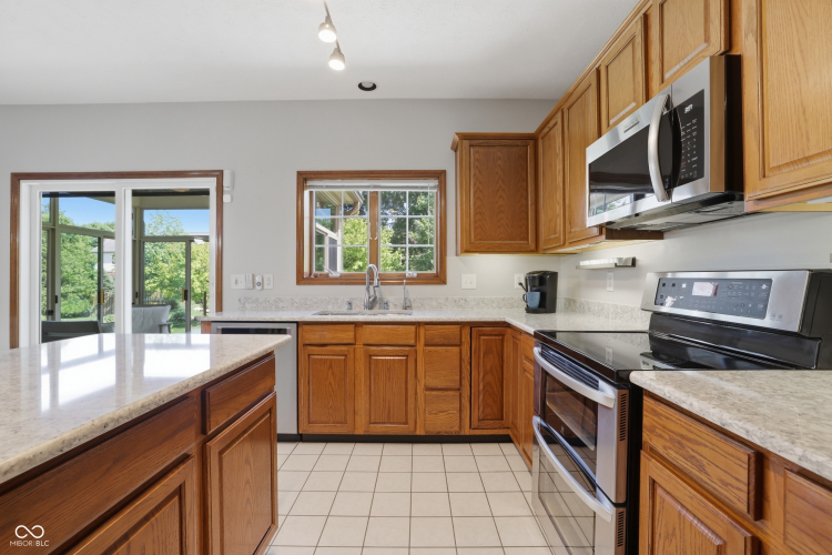 Listing Image 13