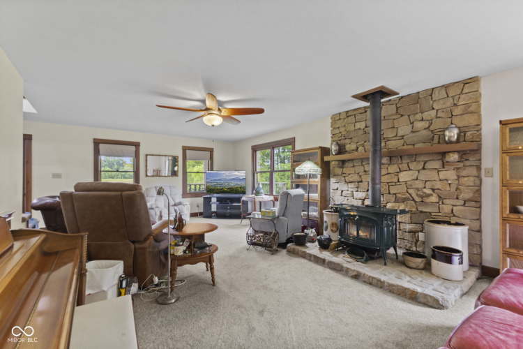 Listing Image 16