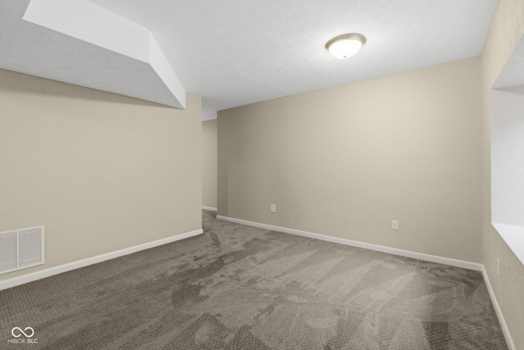 Listing Image 53