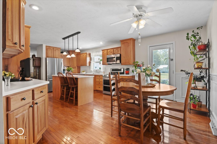 Listing Image 21