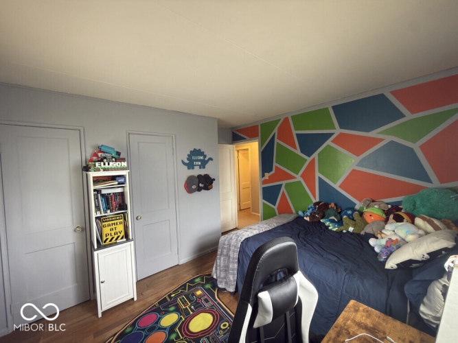 Listing Image 18