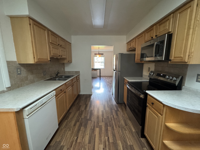 Listing Image 13