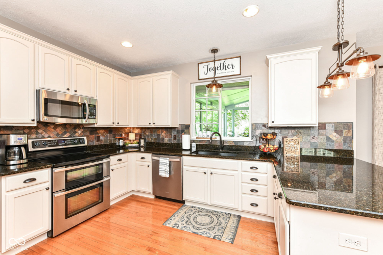 Listing Image 15