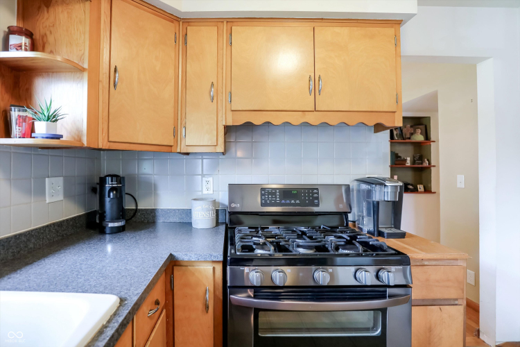 Listing Image 16