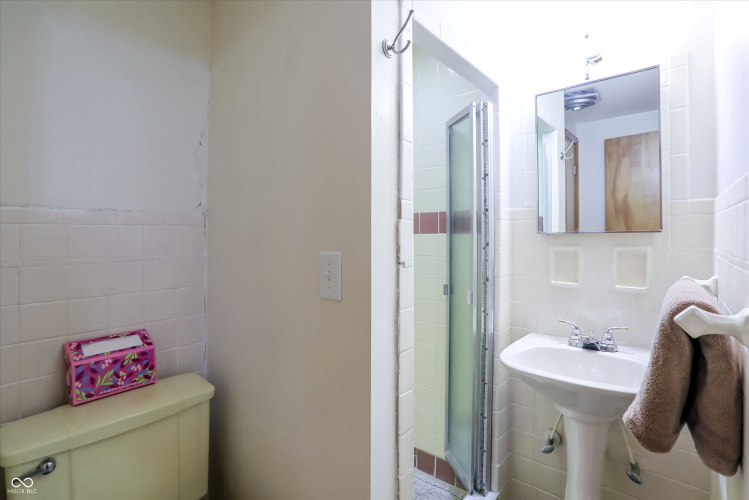 Listing Image 25