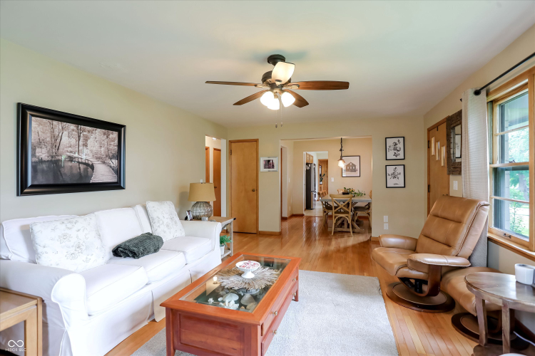 Listing Image 7