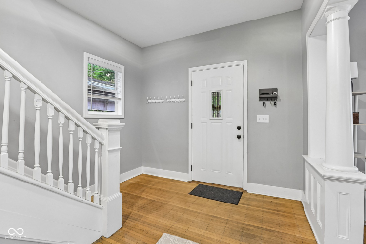 Listing Image 6