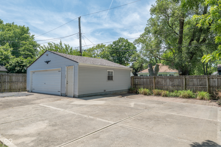 Listing Image 28