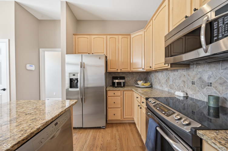 Listing Image 14