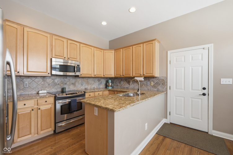 Listing Image 15