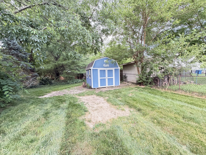 Listing Image 4