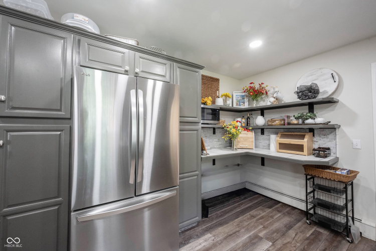 Listing Image 15