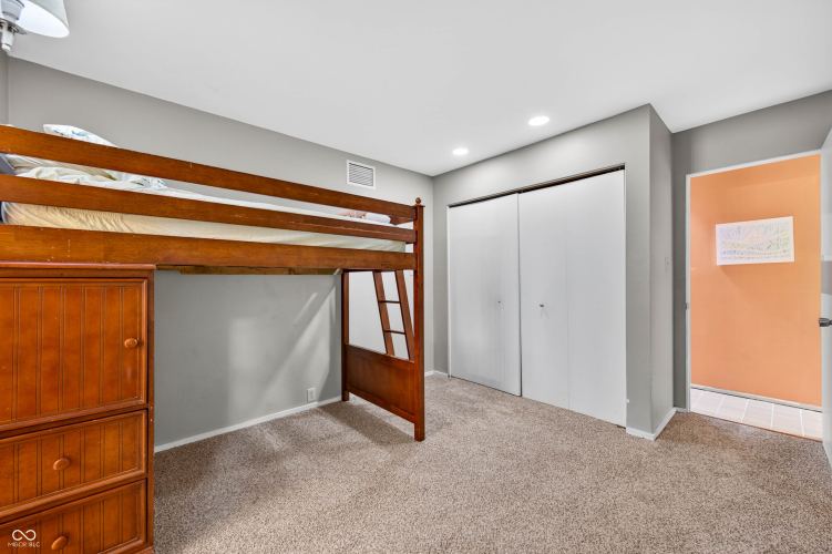 Listing Image 82