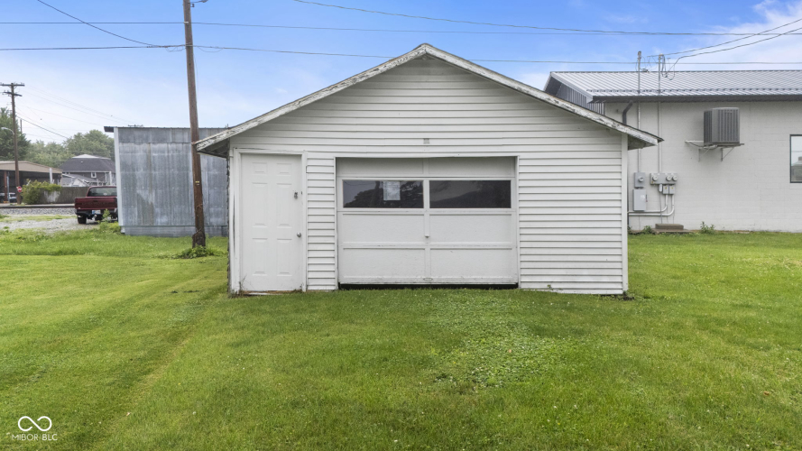 Listing Image 5