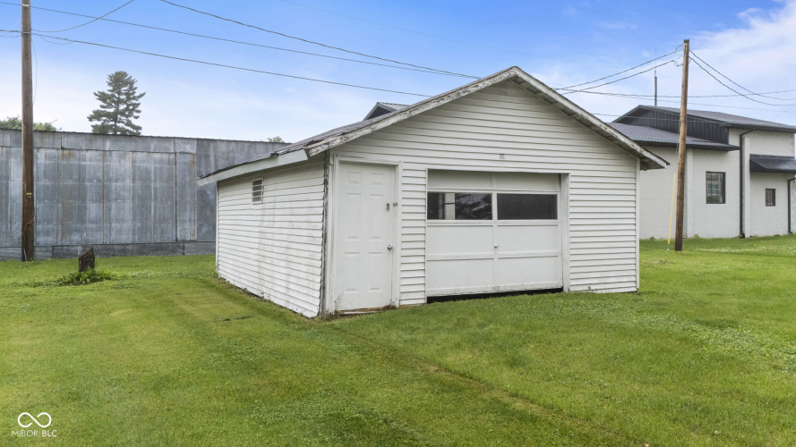 Listing Image 6