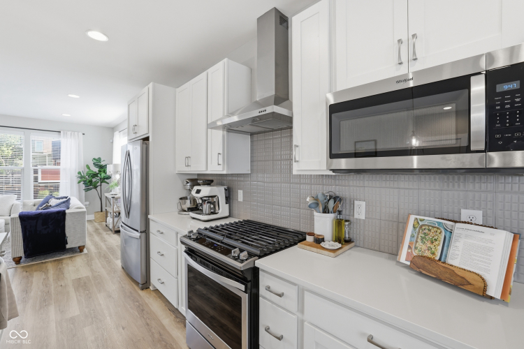 Listing Image 15