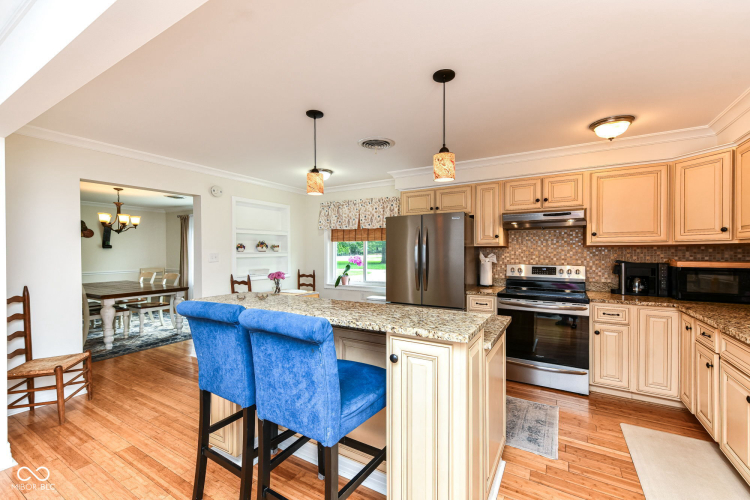 Listing Image 14