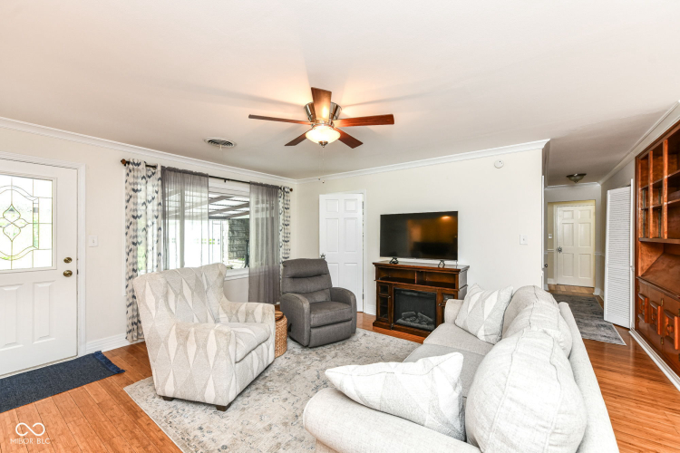 Listing Image 18