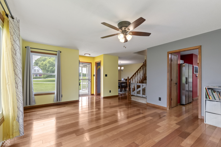 Listing Image 15