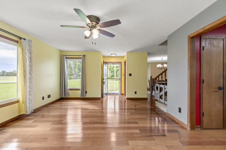 Listing Image 18