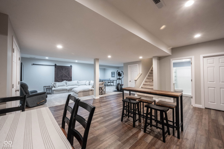Listing Image 53