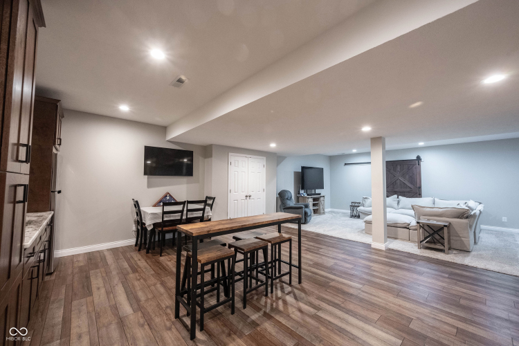 Listing Image 54