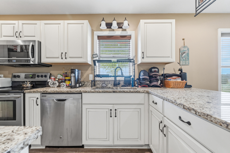 Listing Image 15