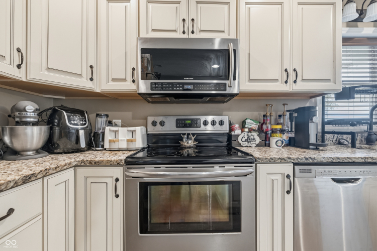 Listing Image 16