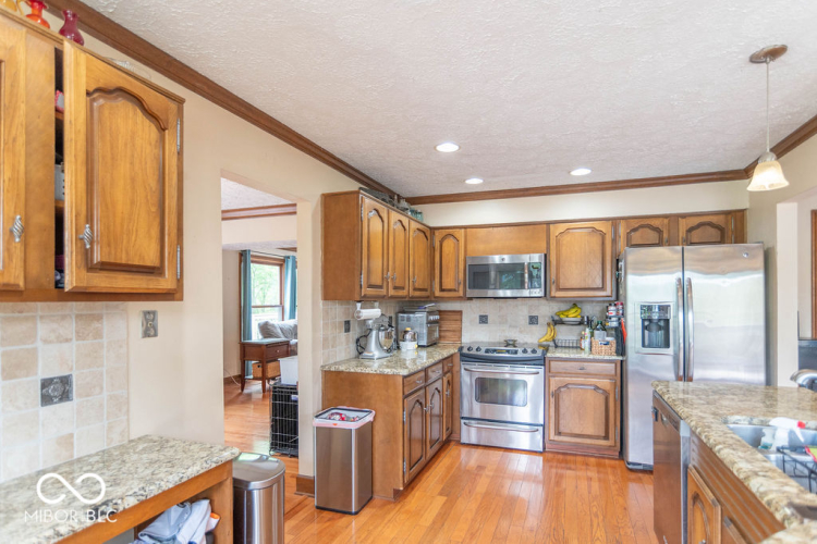 Listing Image 19