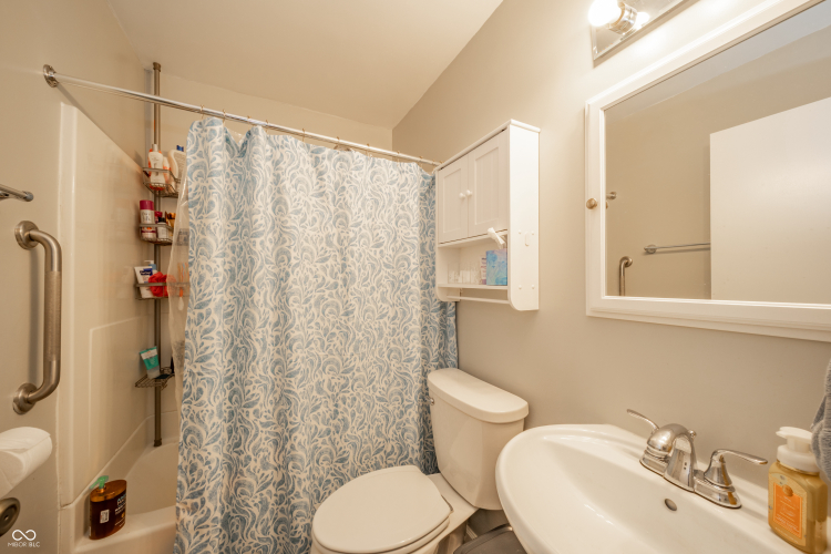 Listing Image 16