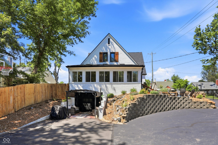 Listing Image 43