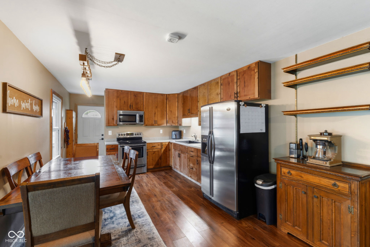 Listing Image 7