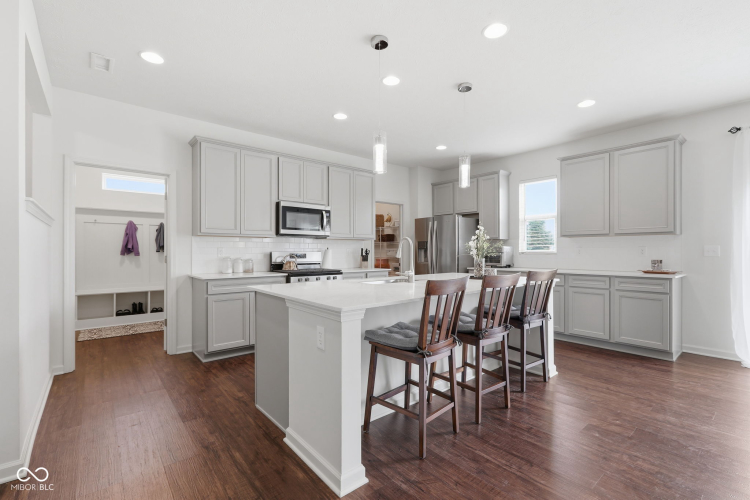 Listing Image 9