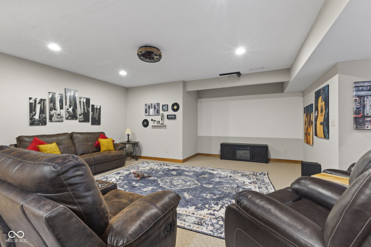 Listing Image 50