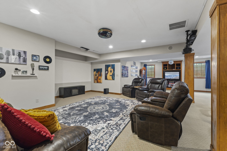 Listing Image 52