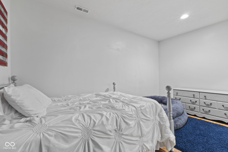 Listing Image 54