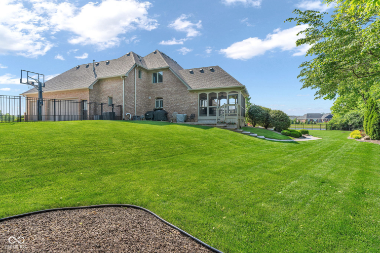 Listing Image 84
