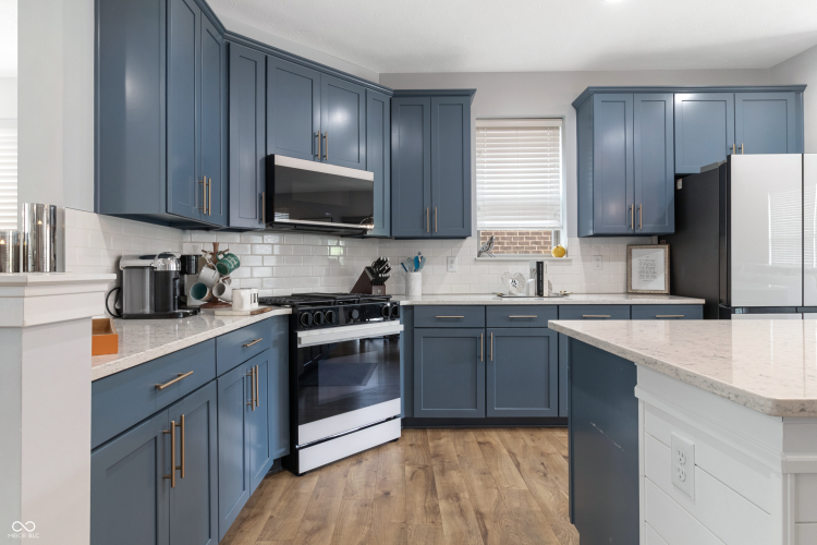 Listing Image 11
