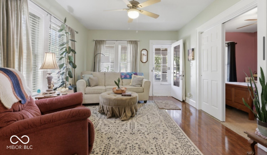 Listing Image 15