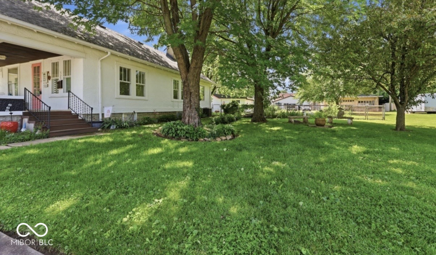 Listing Image 3