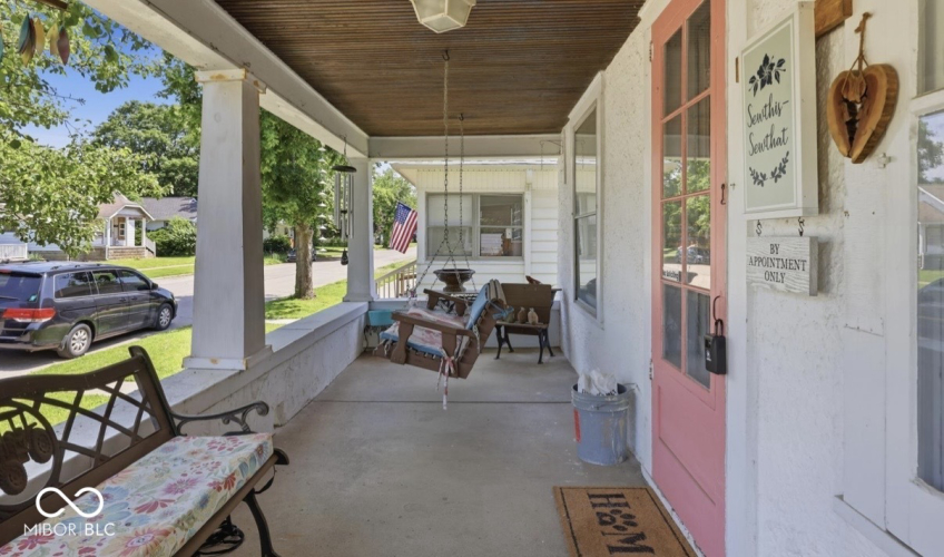 Listing Image 4