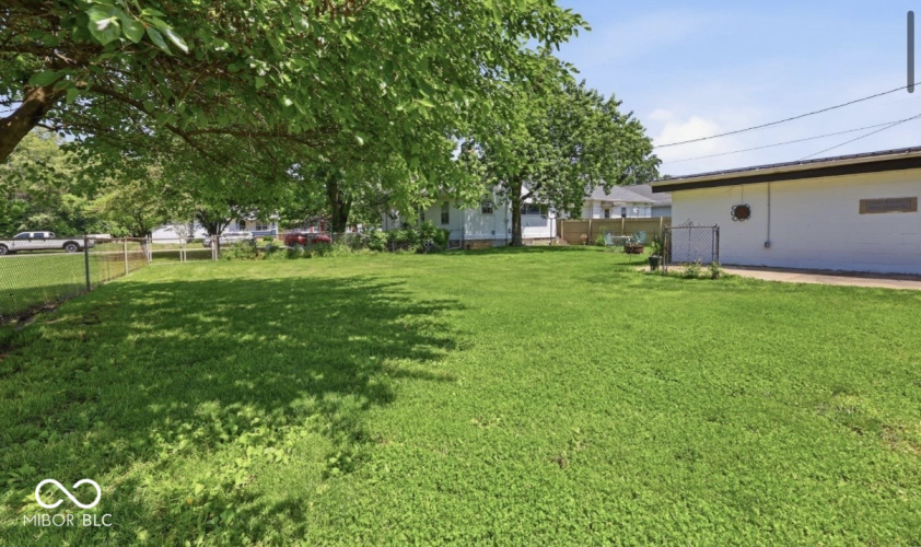 Listing Image 8