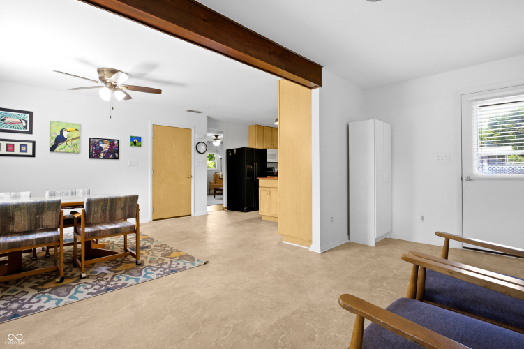 Listing Image 18