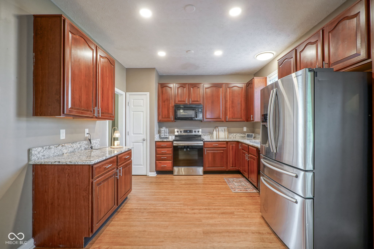 Listing Image 14