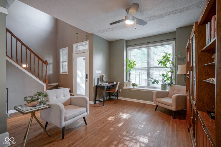 Listing Image 7