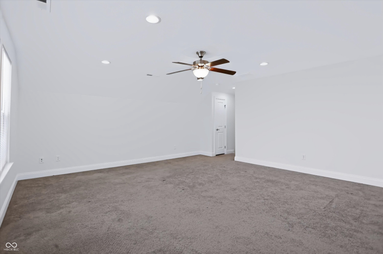 Listing Image 49